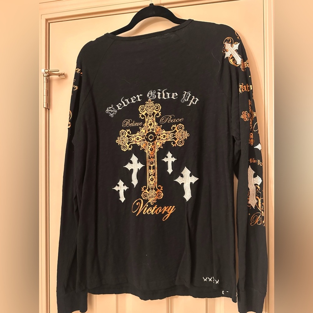 Cowgirl Tuff Company Never Give Up Embroidered Black Crosses